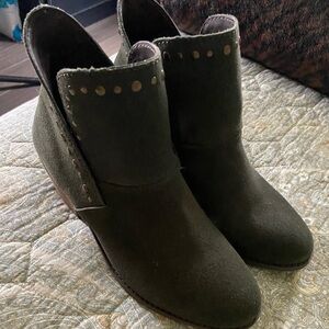 Stylish Olive Green Suede Ankle Boots